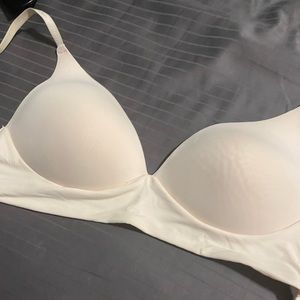 Pale pink daisy fuentes no underwire bra